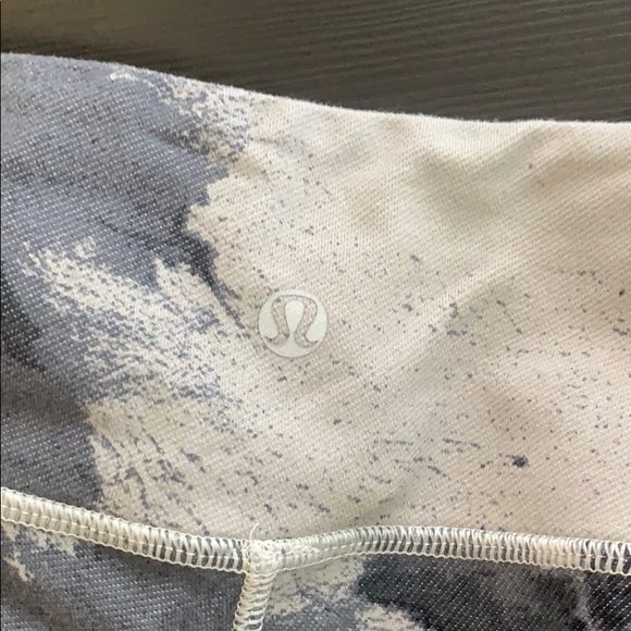 Wunder under LULULEMON - Picture 2 of 5